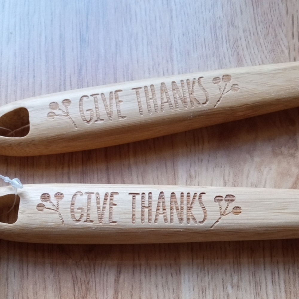 Wooden Utensils with 'Give Thanks' Engraving